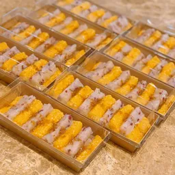 糖桂花糯黄米凉糕