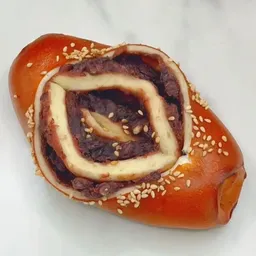 red bean pretzel bread