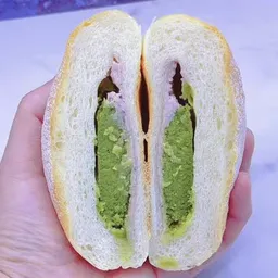 开心果草莓米面包